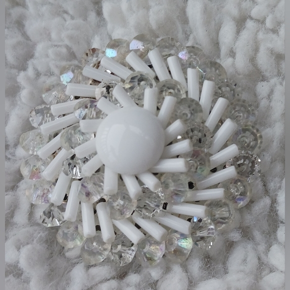 VINTAGE WESTERN GERMANY WHITE GLASS CRYSTAL BROOCH CLIP EARRING DEMI PARURE SET - Picture 4 of 8